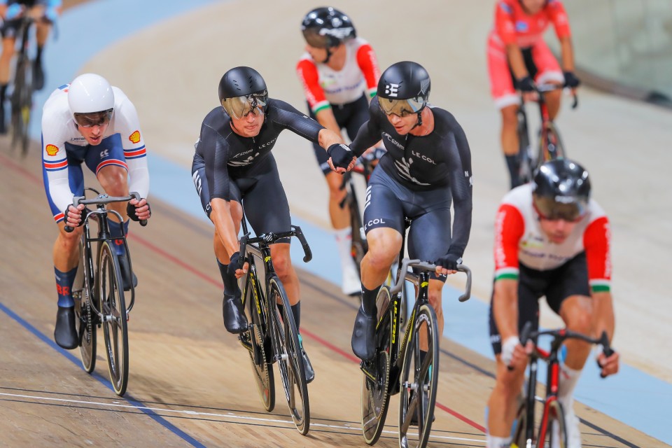 Gate and Stewart score record-setting bronze medal in last gasp sprint